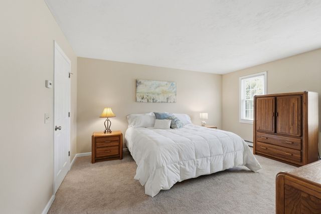 16 Cedar Hill Rd, Sutton, MA 01590