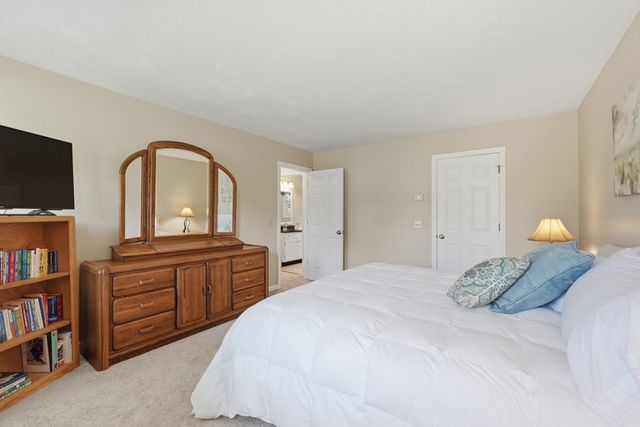 16 Cedar Hill Rd, Sutton, MA 01590