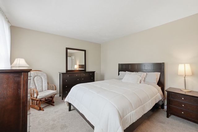 16 Cedar Hill Rd, Sutton, MA 01590