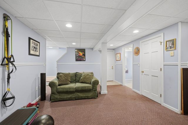16 Cedar Hill Rd, Sutton, MA 01590