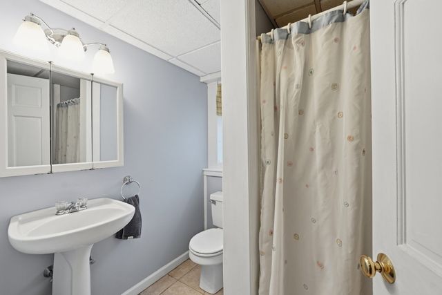 16 Cedar Hill Rd, Sutton, MA 01590