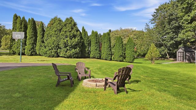 16 Cedar Hill Rd, Sutton, MA 01590