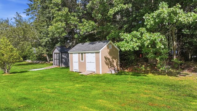 16 Cedar Hill Rd, Sutton, MA 01590