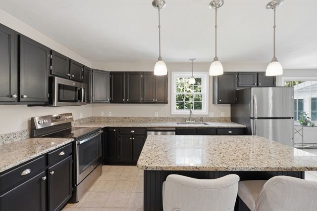 16 Cedar Hill Rd, Sutton, MA 01590