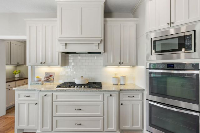 16465 54th Court N, Plymouth, MN 55446