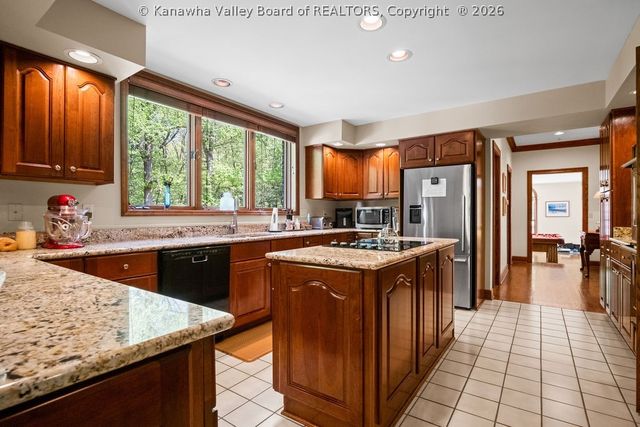 101 Whispering Woods Road, Charleston, WV 25304
