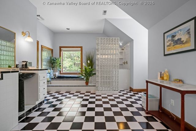 101 Whispering Woods Road, Charleston, WV 25304