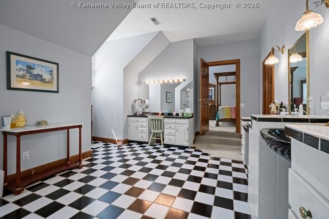 101 Whispering Woods Road, Charleston, WV 25304