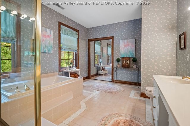 101 Whispering Woods Road, Charleston, WV 25304