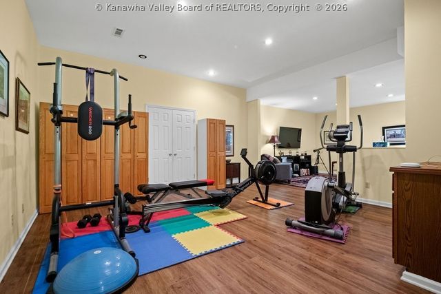 101 Whispering Woods Road, Charleston, WV 25304