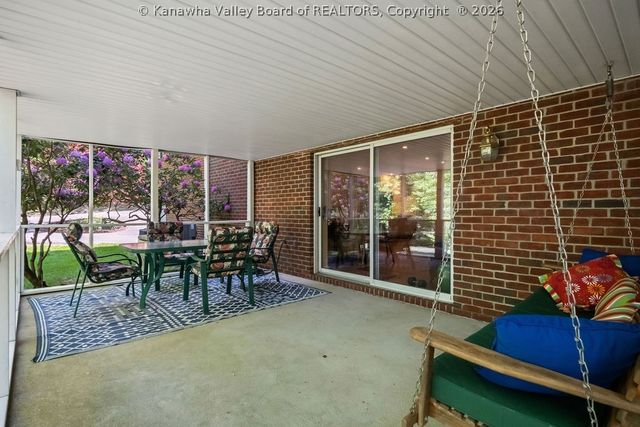 101 Whispering Woods Road, Charleston, WV 25304