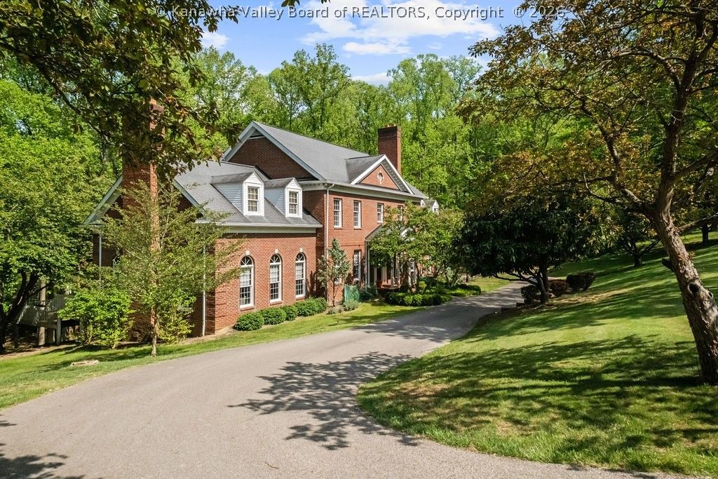 101 Whispering Woods Road, Charleston, WV 25304