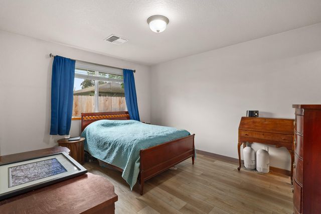 901 Schaefers Lane, Grants Pass, OR 97526