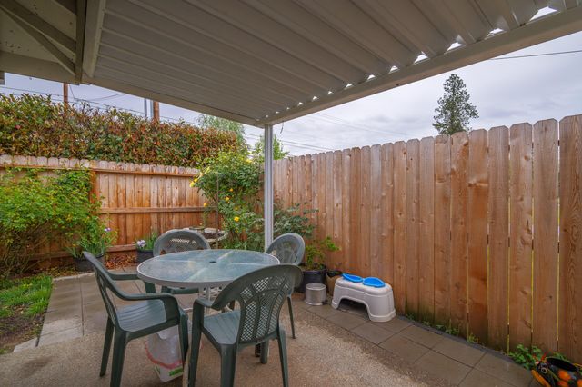 901 Schaefers Lane, Grants Pass, OR 97526