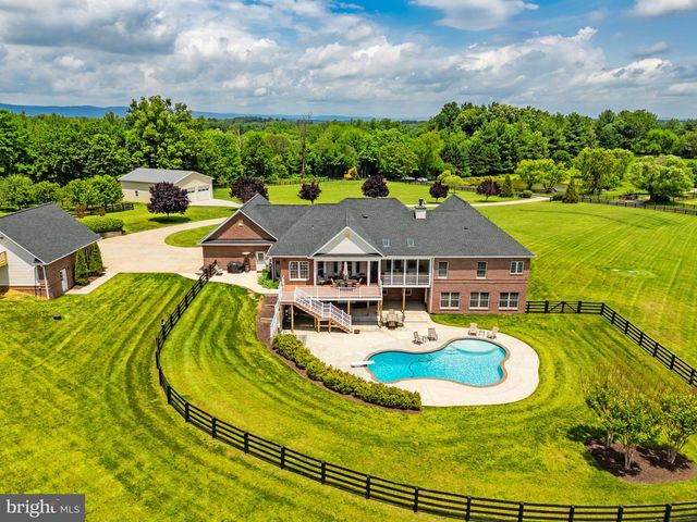39787 WATERFORDWAY LN, Waterford, VA 20197