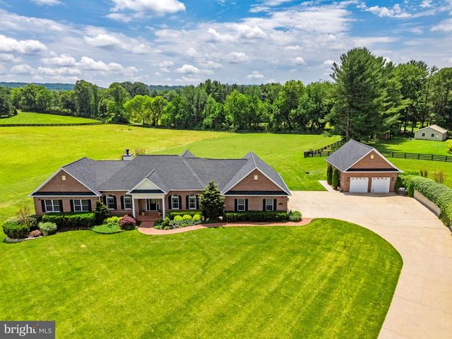 39787 WATERFORDWAY LN, Waterford, VA 20197