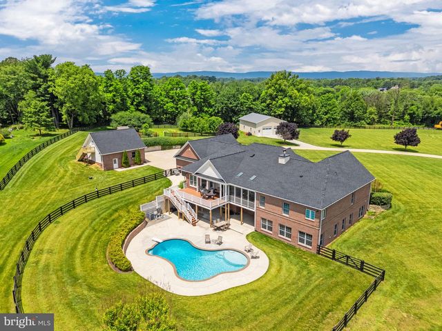 39787 WATERFORDWAY LN, Waterford, VA 20197