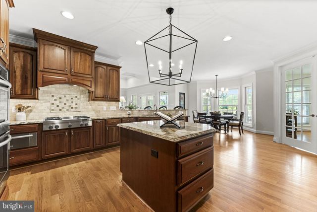 39787 WATERFORDWAY LN, Waterford, VA 20197