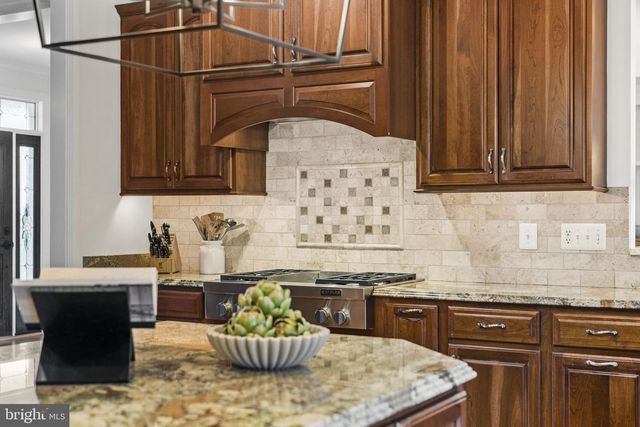 39787 WATERFORDWAY LN, Waterford, VA 20197