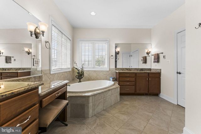 39787 WATERFORDWAY LN, Waterford, VA 20197