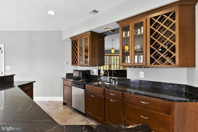 39787 WATERFORDWAY LN, Waterford, VA 20197
