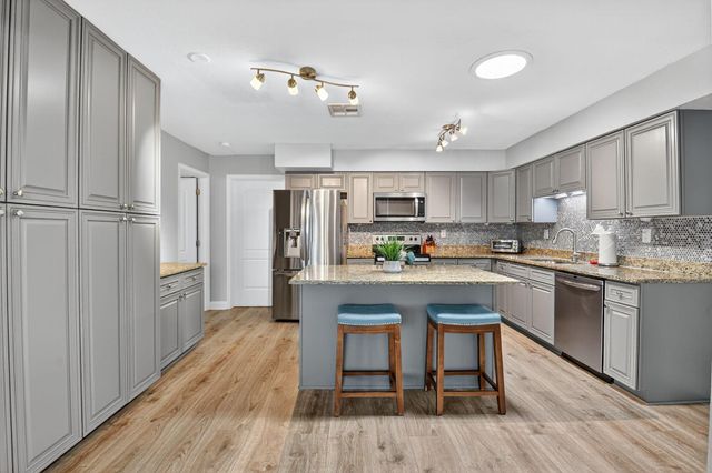 118 SE 29th Avenue, Boynton Beach, FL 33435