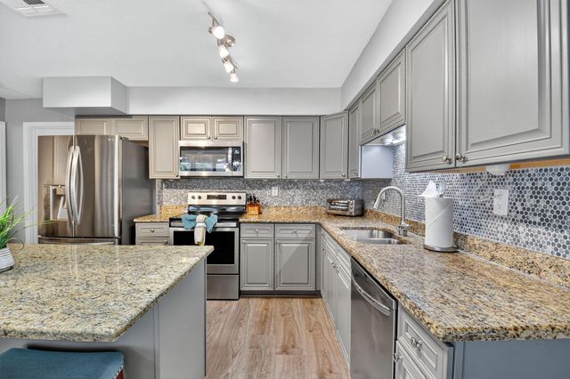 118 SE 29th Avenue, Boynton Beach, FL 33435