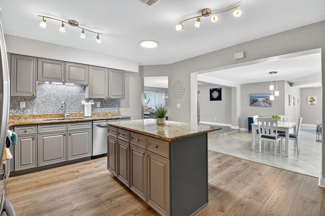 118 SE 29th Avenue, Boynton Beach, FL 33435