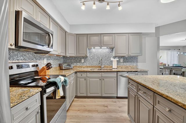 118 SE 29th Avenue, Boynton Beach, FL 33435