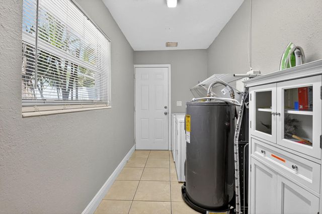 118 SE 29th Avenue, Boynton Beach, FL 33435