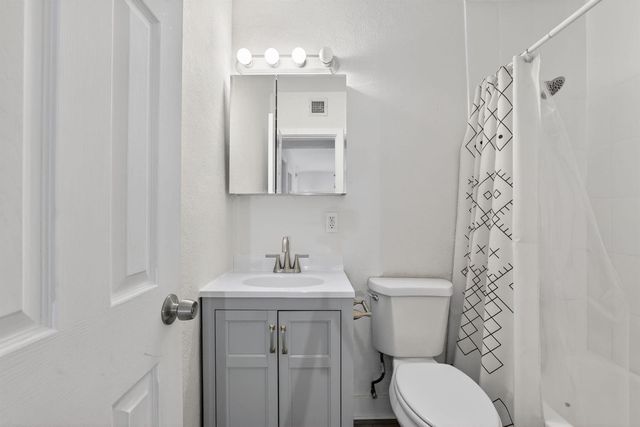 2741 NE 8th Avenue 15, Wilton Manors, FL 33334