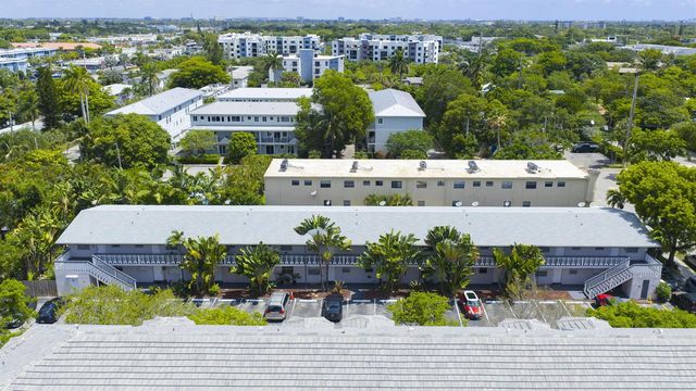2741 NE 8th Avenue 15, Wilton Manors, FL 33334