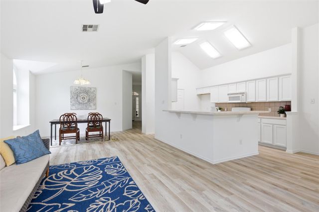 3555 Sandy Koufax LN, Round Rock, TX 78665