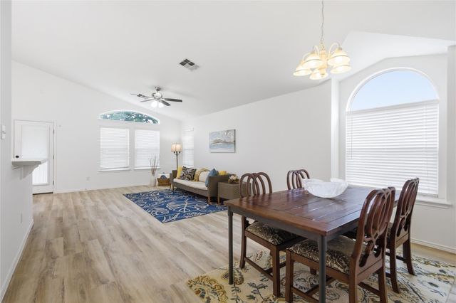 3555 Sandy Koufax LN, Round Rock, TX 78665