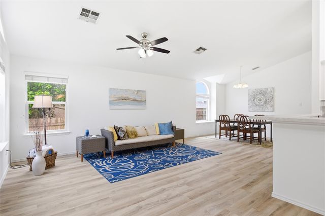 3555 Sandy Koufax LN, Round Rock, TX 78665