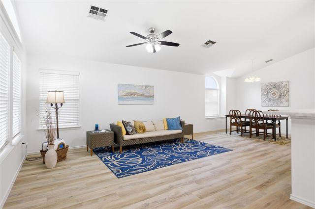 3555 Sandy Koufax LN, Round Rock, TX 78665