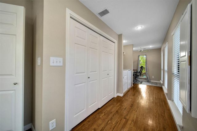 734 Lake View Drive, Montgomery, TX 77356