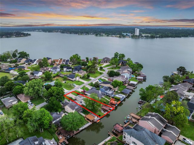 734 Lake View Drive, Montgomery, TX 77356
