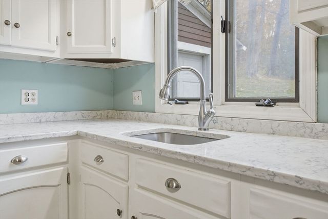 50 Bardwell, South Hadley, MA 01075