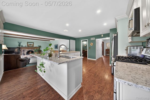2578 Powderhorn Ridge Road, Rochester Hills, MI 48309