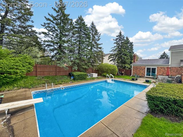 2578 Powderhorn Ridge Road, Rochester Hills, MI 48309