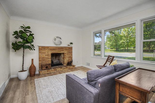 6230 Cahill Avenue, Inver Grove Heights, MN 55076
