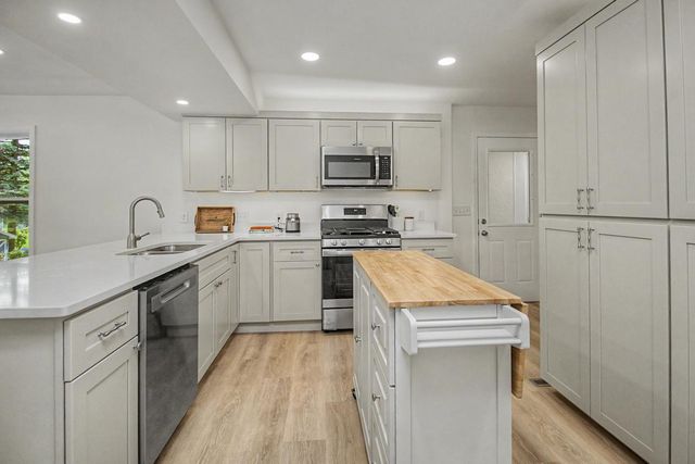 6230 Cahill Avenue, Inver Grove Heights, MN 55076