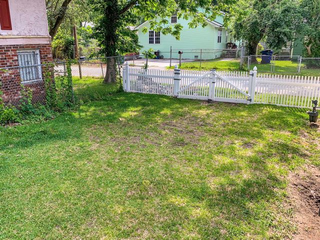 916 Hillsboro Drive, Charleston, SC 29407