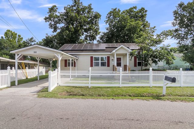 916 Hillsboro Drive, Charleston, SC 29407