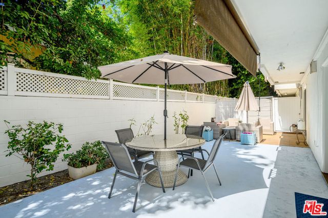 4445 Cartwright Avenue 110, Toluca Lake, CA 91602