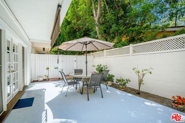 4445 Cartwright Avenue 110, Toluca Lake, CA 91602