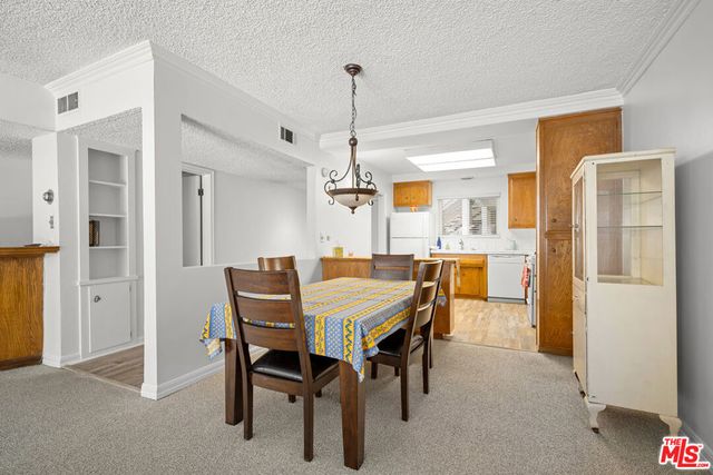 4445 Cartwright Avenue 110, Toluca Lake, CA 91602