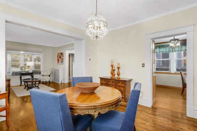 1069 Laurel Avenue, Saint Paul, MN 55104