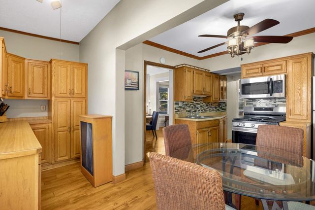 1069 Laurel Avenue, Saint Paul, MN 55104